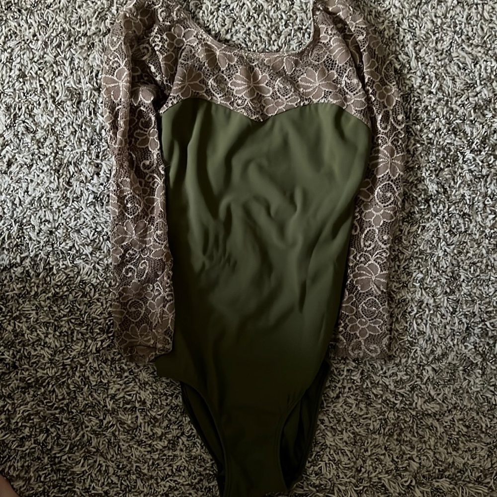 Eleve Dancewear leotard size small